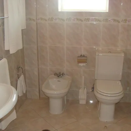 Residencial Vale-mar בית הארחה