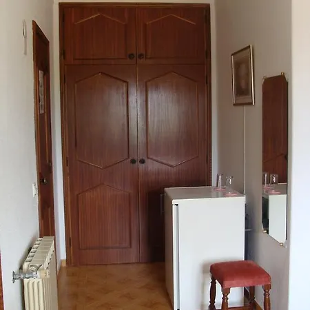 Residencial Vale-mar בית הארחה *