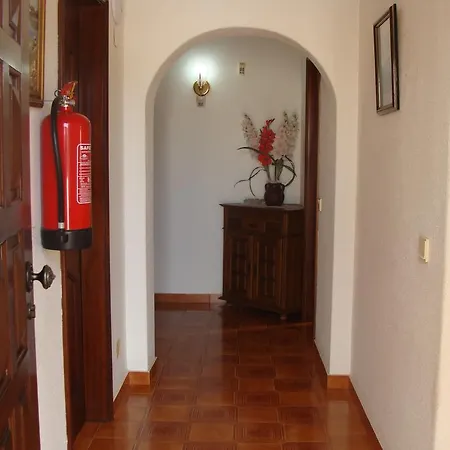 Residencial Vale-mar בית הארחה *